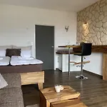 Alpine Studio Apartment By Aa Holiday Homes